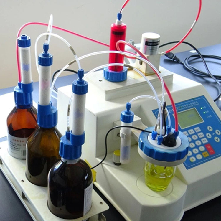 Analisador de conte&uacute;do de umidade de petr&oacute;leo