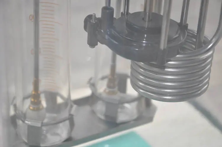 Analisador de espuma automatizada